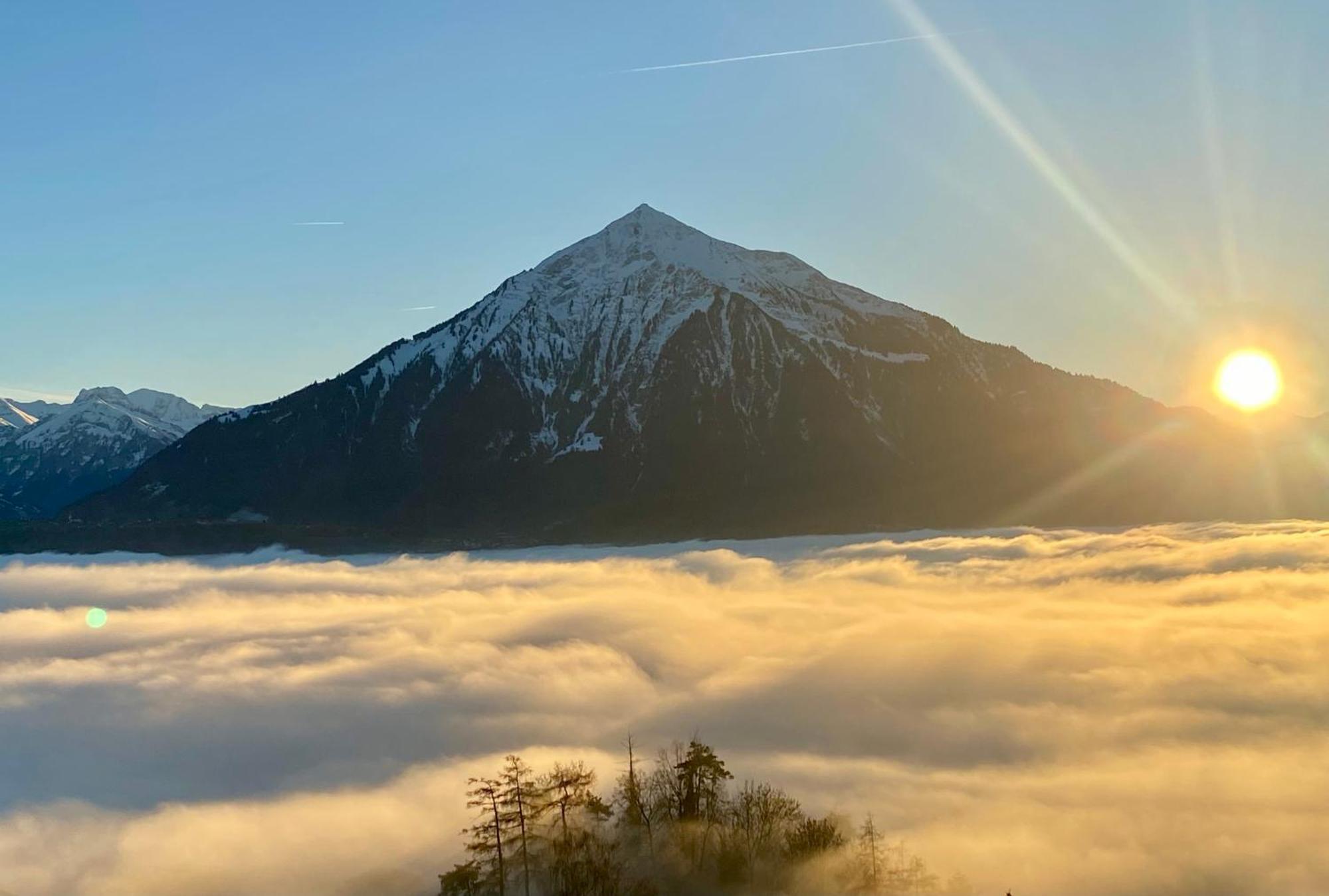Chalet Egglen "Typical Swiss House, Best Views, Private Jacuzzi" ซิกริซวิล ภายนอก รูปภาพ